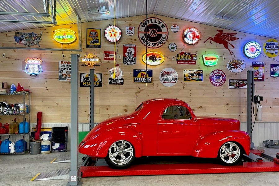 Vintage Garage Signs - Antique Automotive Signs, Gas Pumps, Neon Clocks and  Retro Memorabilia